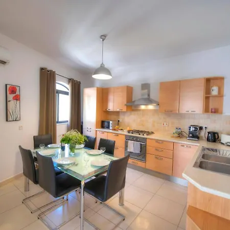 St Julians Lovely 3 Bedrooms By Homely * St. Julian's