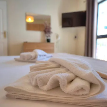 St Julians Lovely 3 Bedrooms By Homely * San Ġiljan