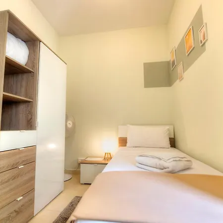 St Julians Lovely 3 Bedrooms By Homely Apartament *