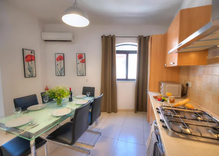 St Julians Lovely 3 Bedrooms By Homely * Saint Julian's