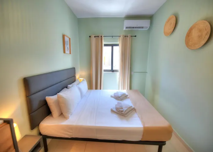 St Julians Lovely 3 Bedrooms By Homely *