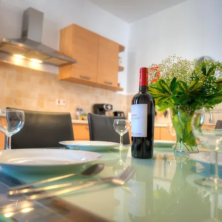 St Julians Lovely 3 Bedrooms By Homely *
