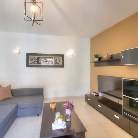 St Julians Lovely 3 Bedrooms By Homely Apartman San Ġiljan